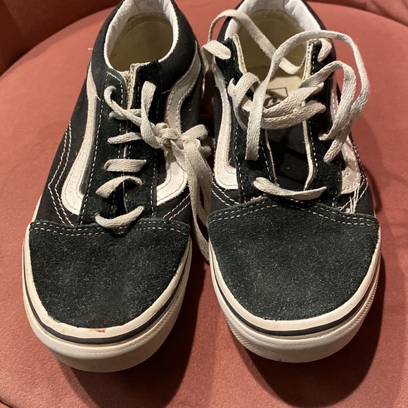 Unisex vans. - Picture 3 of 3